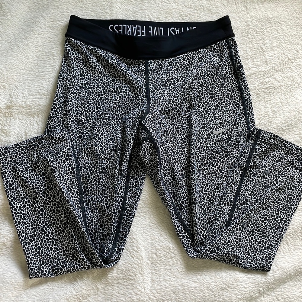 Nike crop leggings